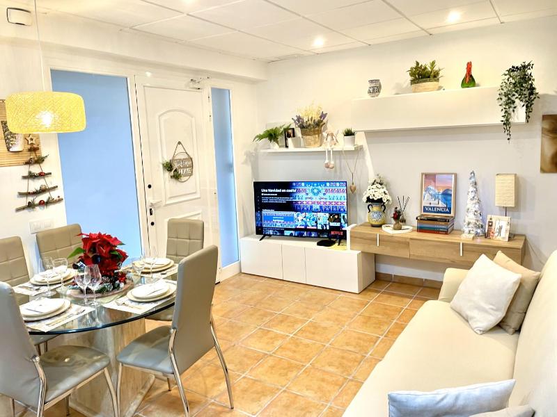 Цены на Lovely apartment near beach & Science City в Валенсии