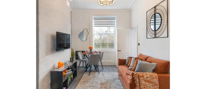 Simplicity meets Warmth: 1-Bed Delight — забронировать отель в Лондоне