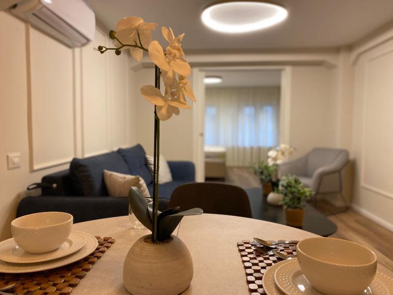 Remarkable 2-Bed Apartment in Tel Aviv-Yafo — отель в Тель-Авиве, Израиль