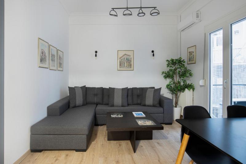 Цены на Olympic Hadrian view apartment! в Афины