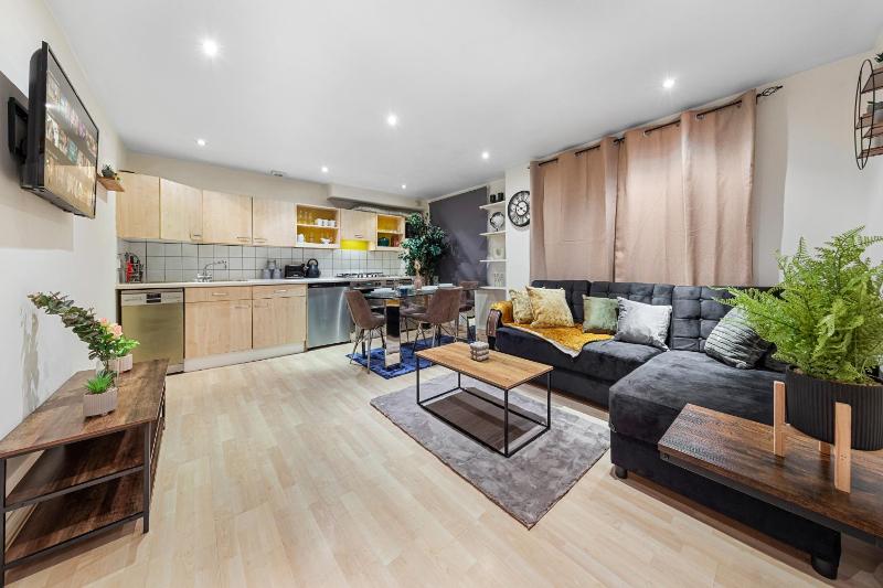 Your Elite Hyde Park Retreat 2-Bedroom Luxury Flat — забронировать отель в Лондоне