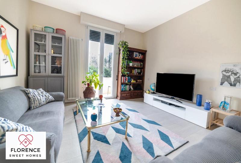 Tommaso Apartment with free parking by Florence Sweet Homes — отель с удобствами в Флоренции