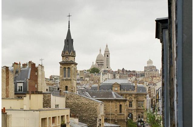 APPARTEMENT QUARTIER MONTMARTRE — отель с удобным расположением в Париже