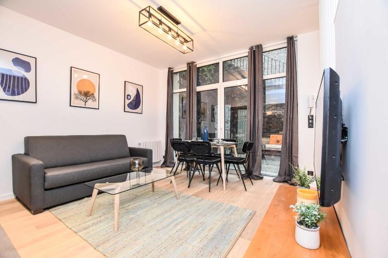 Elegant apartment - 1BR-5P - Parc de Belleville — отель с удобным расположением в Париже