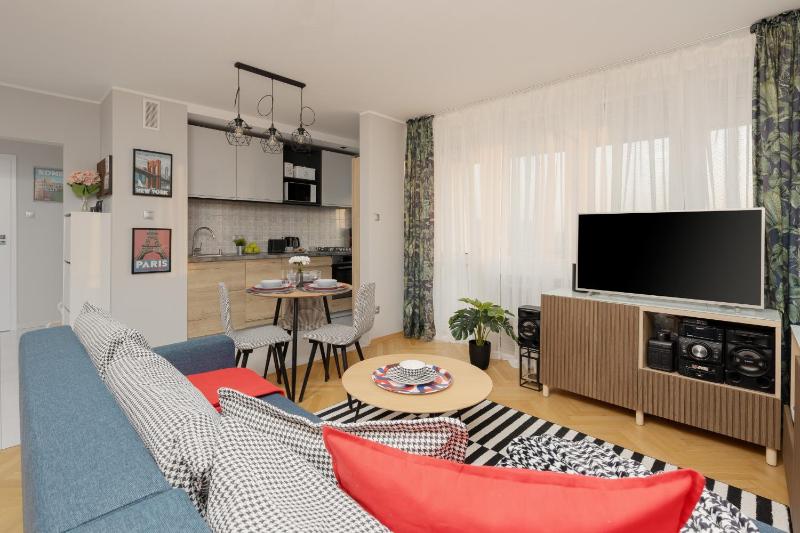 Цены на Stylish Apartment with Balcony Zoliborz Warsaw by Renters в Варшаве