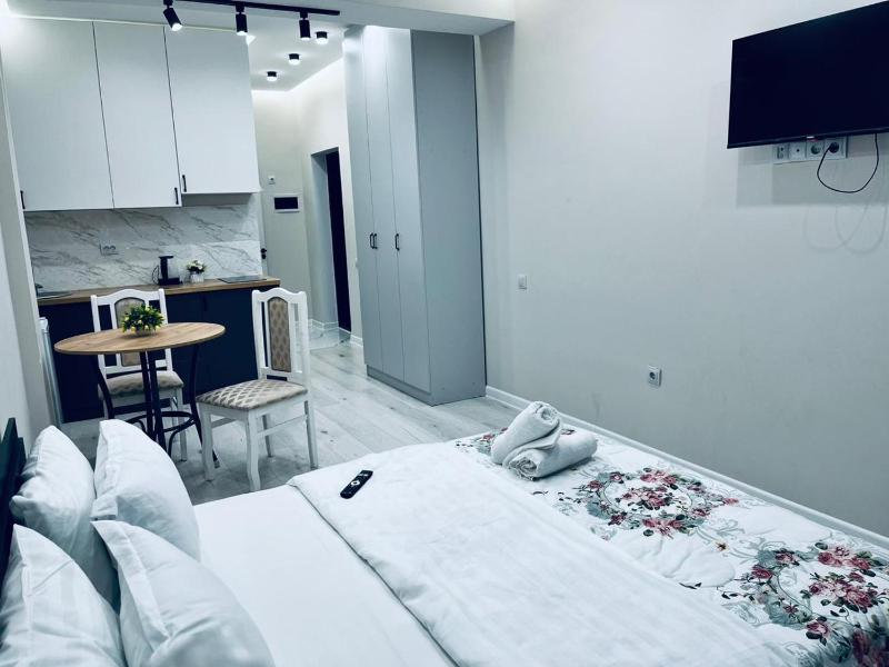 Цены на Adet House 4-h komnatnaa kvartira в Алматы