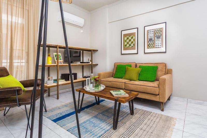 Aris Athens Suites — забронировать отель в Афины