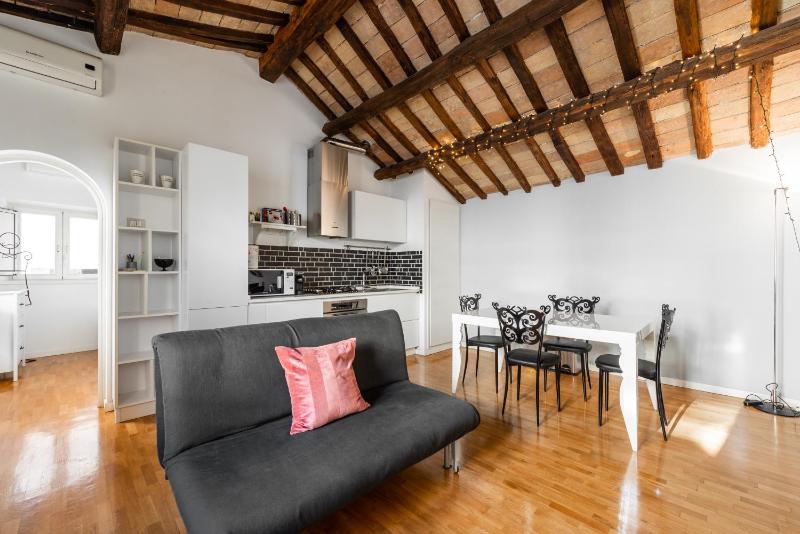 Цены на Pavone Centre Romantic Apartment в Риме