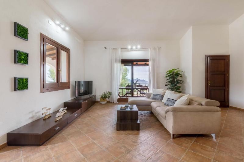 Villa Vesta a Castiadas - Spettacolare Villa con Piscina e Mare