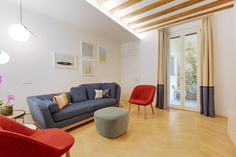 Цены на Milano-Brera Elegant apartment with terrace в Милане