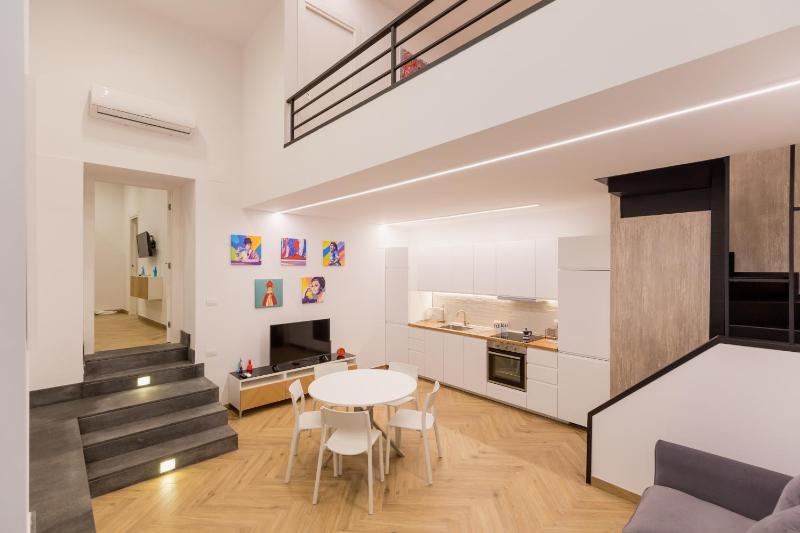 Dado Apartment — комфортный отель в Неаполе