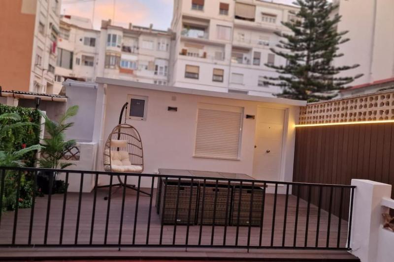 Loft independiente de Lujo. — забронировать отель в Валенсии
