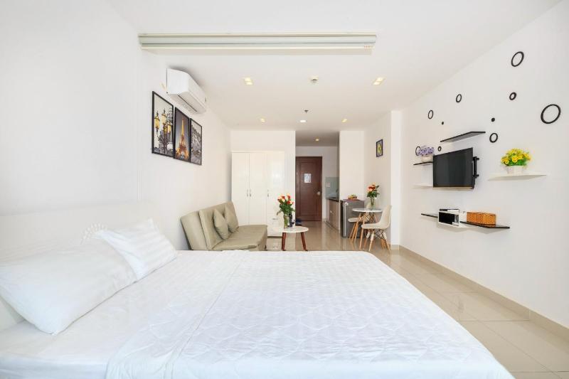 Sky Center Apartment — отель с удобствами в Хошимине