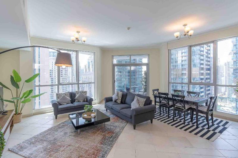 Gorgeous 2 Bed Spacious Dubai Marina — отель в Дубае, Объединенные Арабские Эмираты