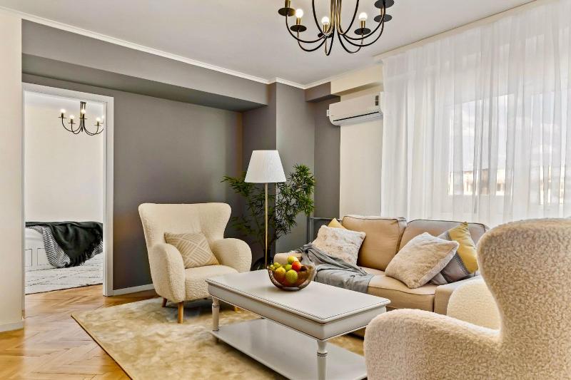 DESIGN 2BR Decebal/ Pta Alba Iulia — отель в Бухаресте, Румыния