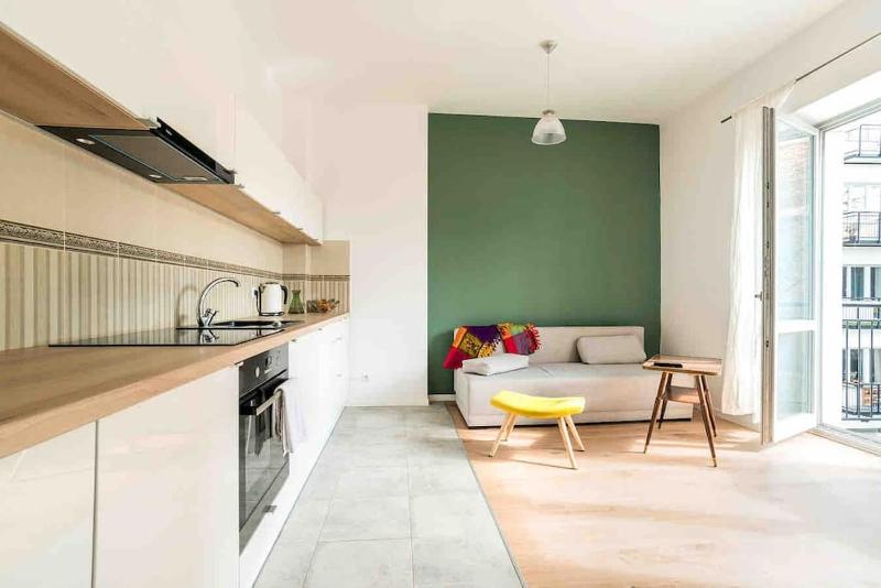 Цены на Cozy flat near Metro Szwedzka в Варшаве