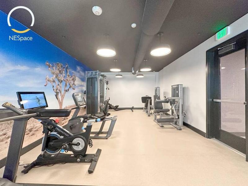 Urban Chic: Your Private 1B in heart of Koreatown — комфортный отель в Лос-Анджелесе