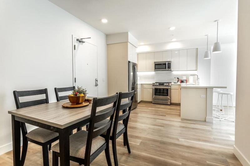 KTown 1bd/1ba Apartment Unit With Great Amenities — отель с удобствами в Лос-Анджелесе