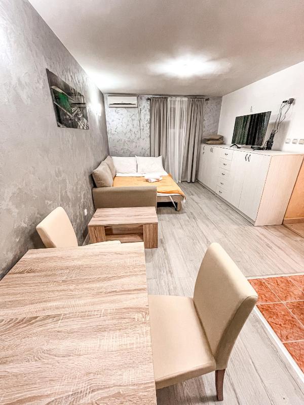AvR Street Budva — забронировать отель в Будва