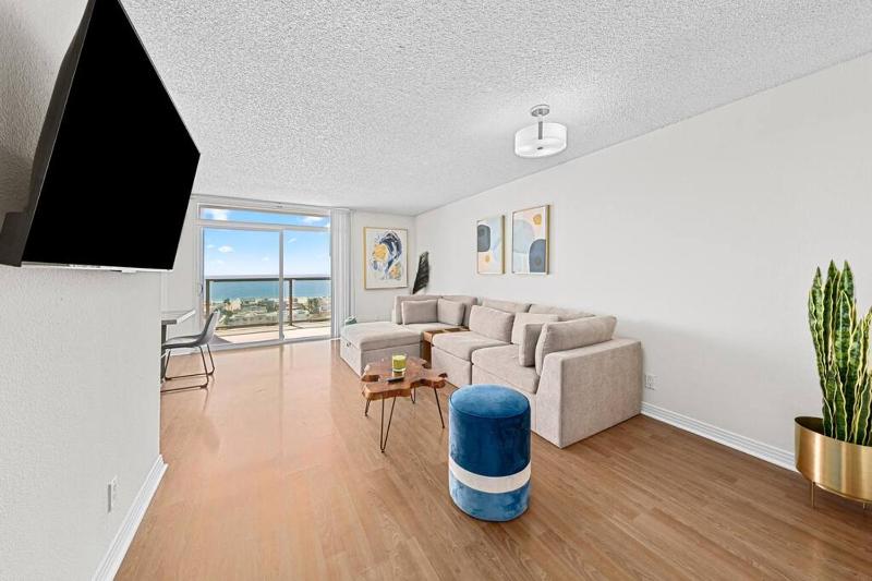 Sun-Kissed Oceanfront Gem with Spectacular Views — отель в Лос-Анджелесе, Соединенные Штаты Америки