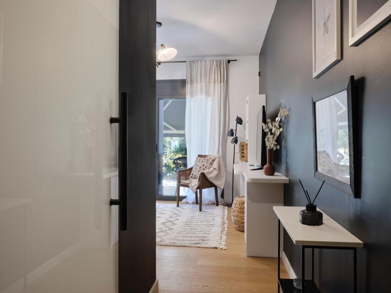 South Coast Oasis Apartment — забронировать отель в Афины