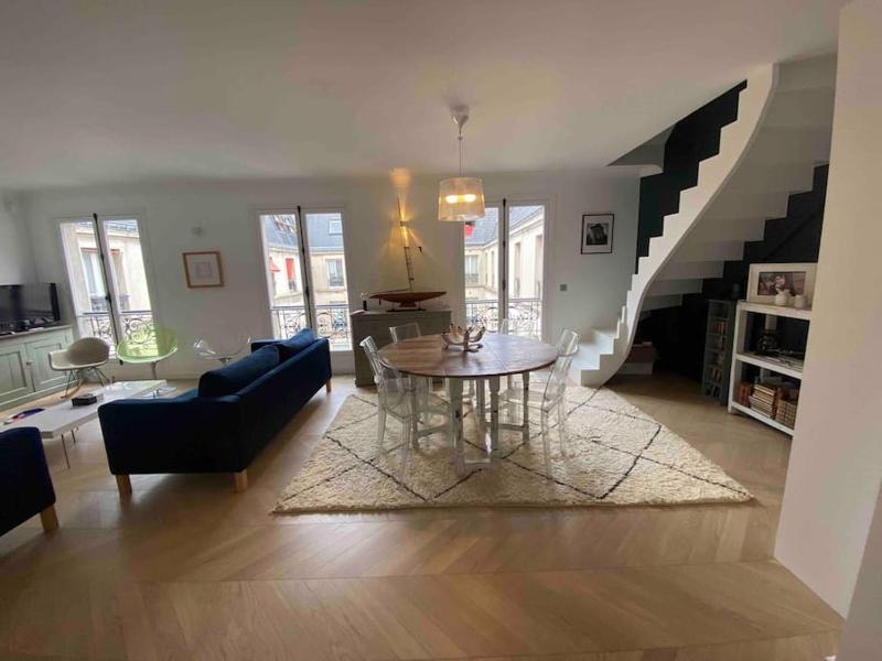 Trocadero, Tour Eiffel, Duplex 120 m2 — отель с удобствами в Париже