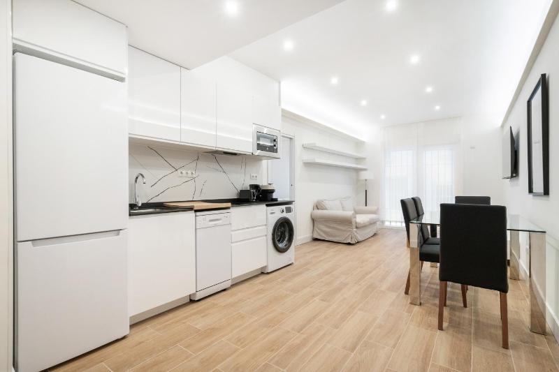 Цены на Apartamento unico en Gran Via в Мадриде