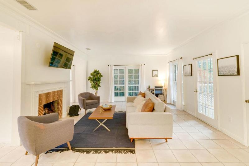 Blueground Beverly Hills nr groceries bars LAX-1181 — забронировать отель в Лос-Анджелесе