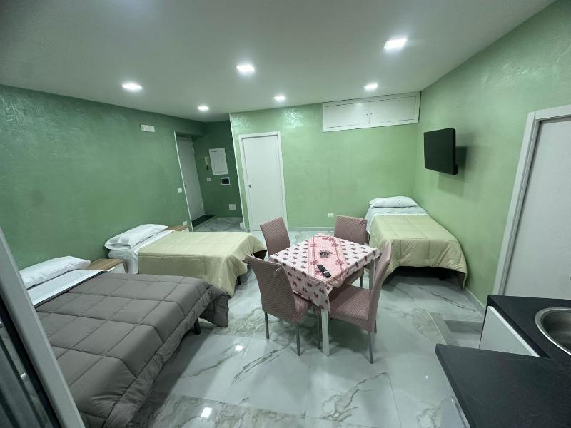 Santa Caterina Apartment — отель в Неаполе, Италия