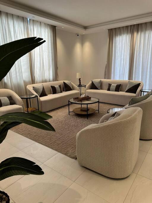 Family Apartment in Al-Narjis. — отель в Рияде, Саудовская Аравия