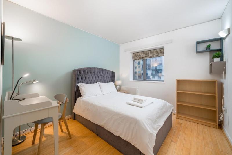 Lovely 3BD Flat, Parking, sleeps SIX close to O2 — отель с удобствами в Лондоне