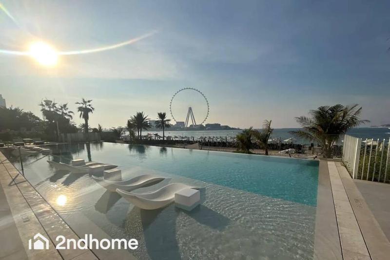 La Vie, JBR - Exclusive Beach & Pool Access — комфортный отель в Дубае
