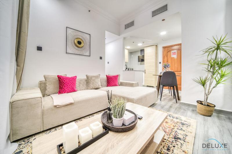 Opulent 1BR at Manchester Tower Dubai Marina by Deluxe Holiday Homes — отель в Дубае, Объединенные Арабские Эмираты