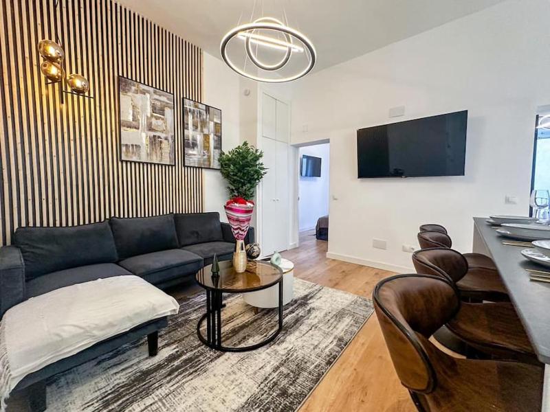 Chic 2BD Heaven in the Heart of Madrid — отель с удобным расположением в Мадриде