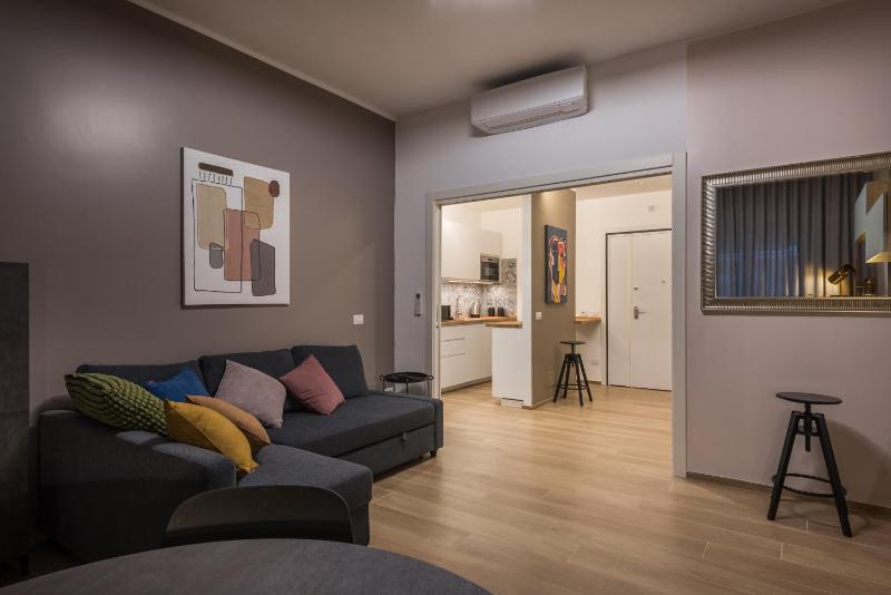 Цены на Super Comfort Pisino Street в Риме