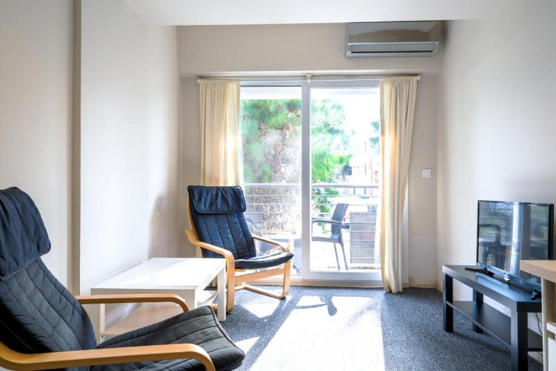 Studio with Balcony 5 min to Urla Center in Izmir — комфортный отель в Измире