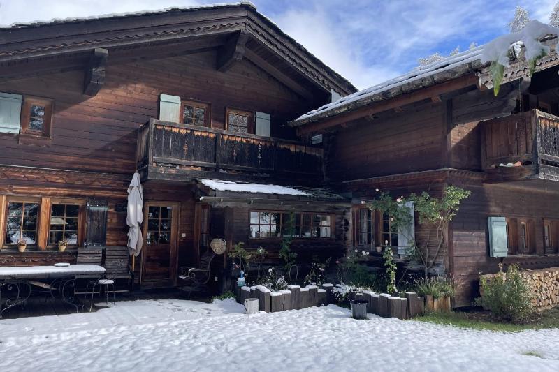 Large ski nest with garden — отель с удобным расположением в Куршевеле
