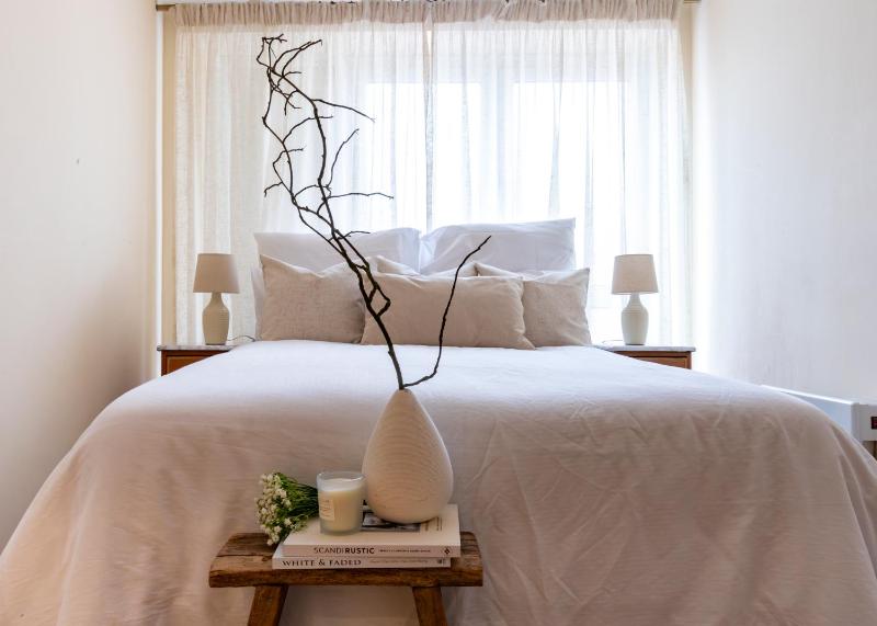 Цены на North London - one bed flat- entire unit в Лондоне