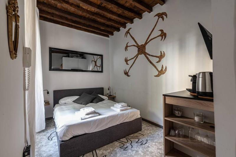 Цены на Room/Suite Garibaldi40 в Милане