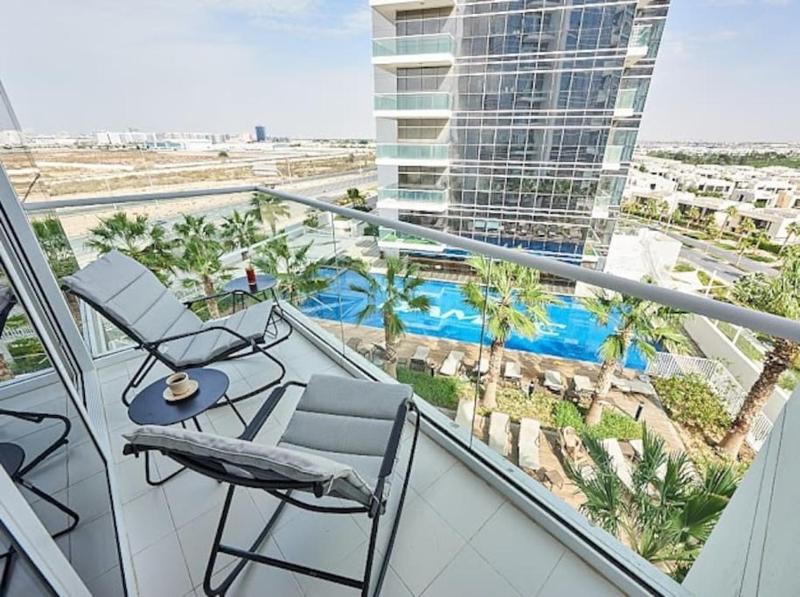 Brand New, Luxurious 1BR, POOL&GOLF View — отель в Дубае, Объединенные Арабские Эмираты