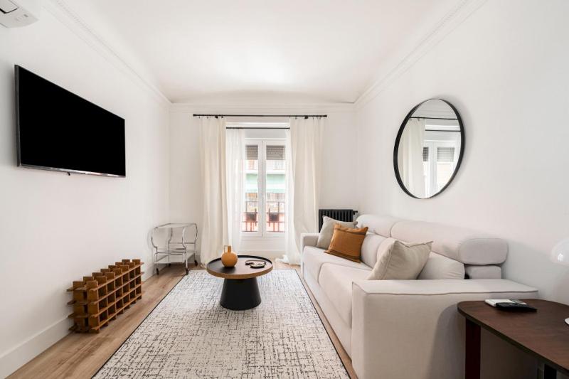 Luxury & centric- 2Bd 1Bth - Plaza de Espana — забронировать отель в Мадриде