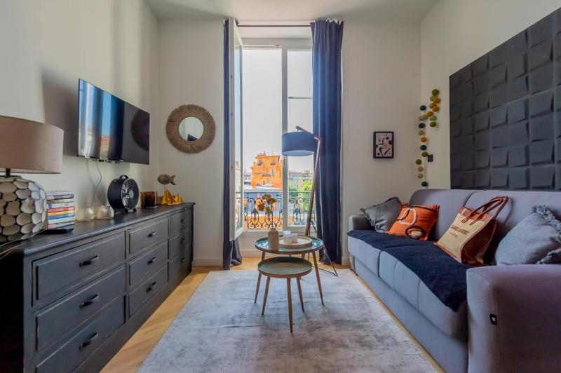 304a Tres beau studio refait a neuf hyper centre — отель в Николь, Франция