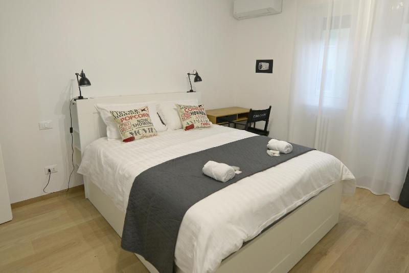 Apartment Cinecitta — забронировать отель в Риме
