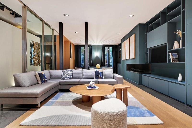 Fabulous House - a Gem in Chic Western Paris — отель в Париже, Франция