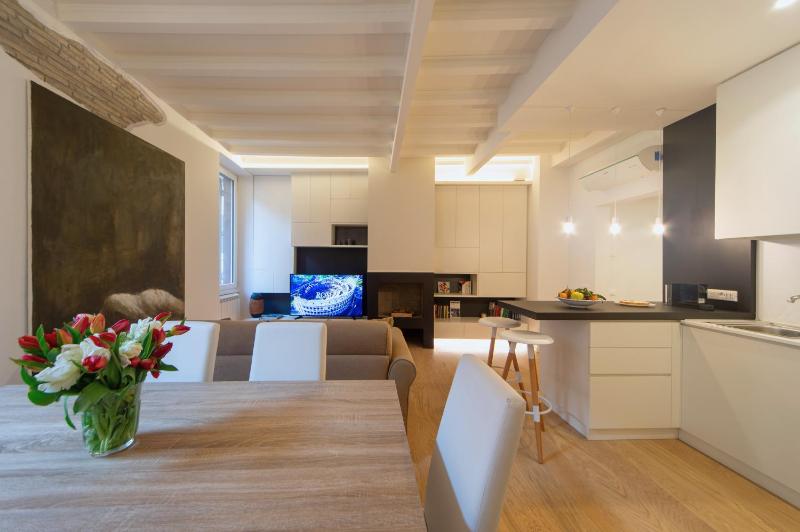 Banchi Nuovi, modern and cozy apartment — отель с удобным расположением в Риме