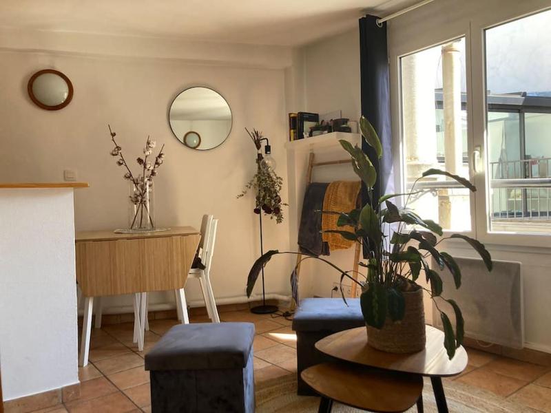Romantic Apartment Saint-Germain-des-Pres — комфортный отель в Париже