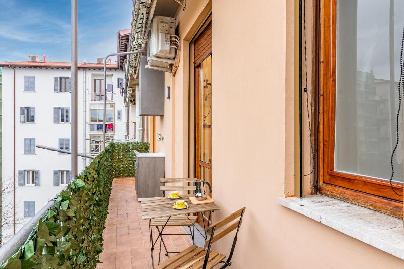 Comfortable Apartment in Firenze-Careggi - Happy Rentals — забронировать отель в Флоренции