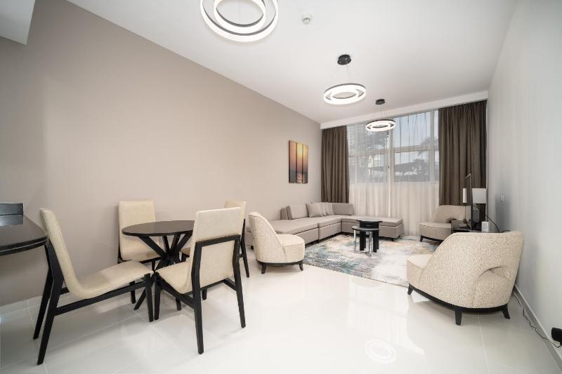 ALH Vacay - Tower 108 - 1 bedroom — отель с удобным расположением в Дубае
