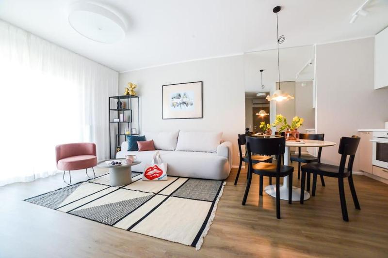 Comfortable Bright Apartment by ECRU near Metro WWA48 — отель в Варшаве, Польша