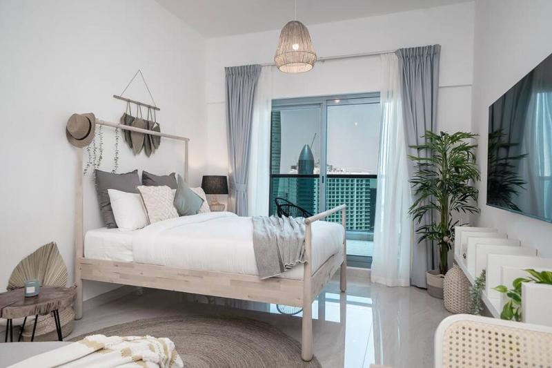 Burj Khalifa view! Stunning studio in City Center! — отель с удобствами в Дубае